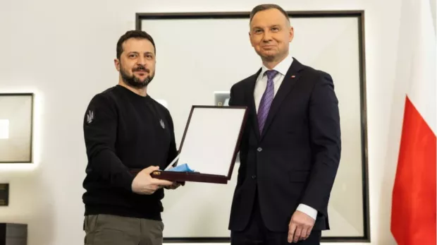 Дуда вручає Зеленському орден Білого Орла, 5 квітня 2023 року