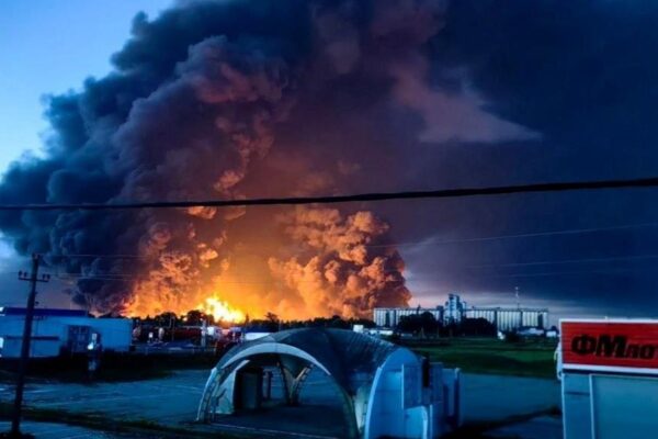 Уражено два НПЗ в Росії і міст в Криму - Генштаб