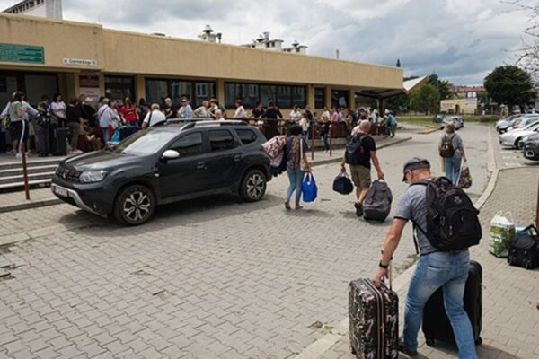 Єврокомісар розкритикував обмеження ЄС щодо українських чоловіків