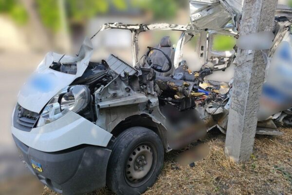 У Херсоні дрони РФ поцілили в маршрутку та авто, є жертви