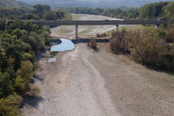 У Німеччині рівень води в Рейні оновив рекордний мінімум