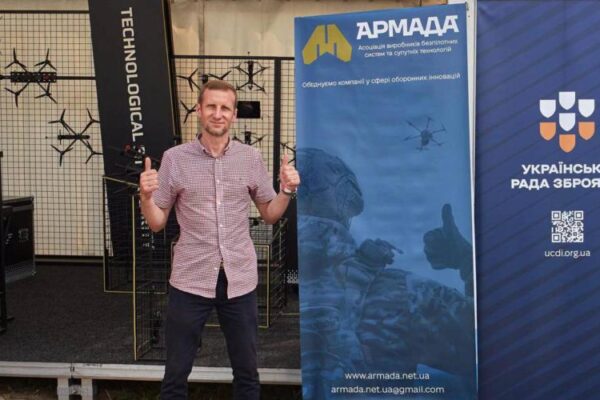 Василь Гончарук: від жіночого футболу до оборонки - той хто організував виставку в Капітанівці