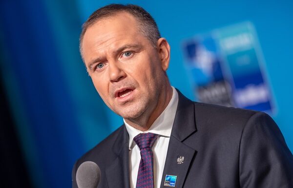 Так хоче вгодити? Навроцький заявив, що потенційну військову базу США в Польщі назвуть на честь Трампа