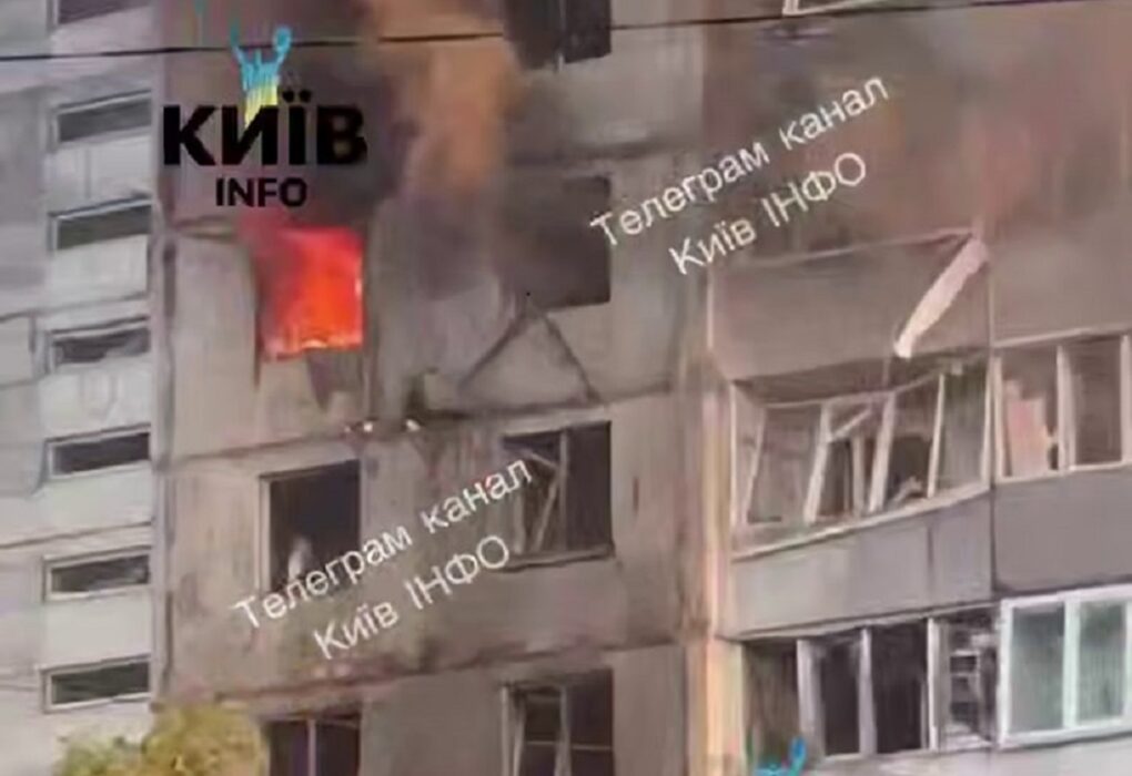 Приліт у 9-поверхівку в Києві: палає шість поверхів