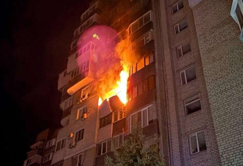 Росія атакувала Запоріжжя: палає багатоповерхівка
