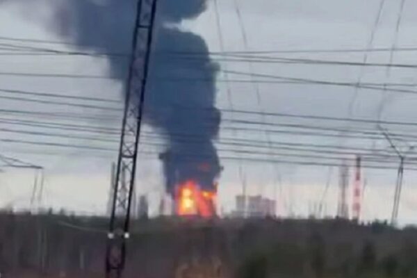 Понад 2300 км від України: у РФ палає завод Газпрому