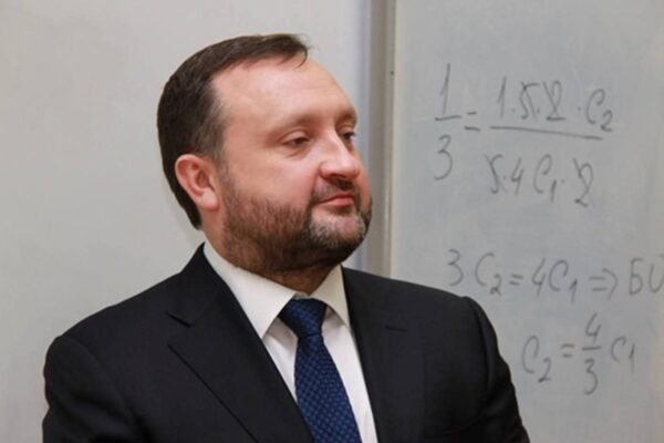 Родина експрем’єра України володіє активами на понад 6 млр рублів - ЗМІ