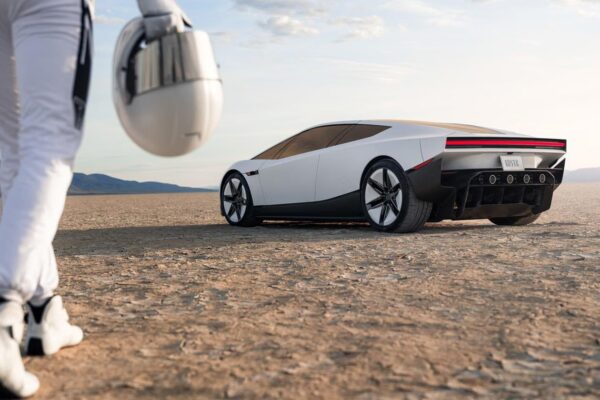 Дебютував Tesla Roadster із розгоном до 97 км/год за 0,81 секунди